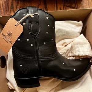 NWT Ranch Road Cowgirl boots
